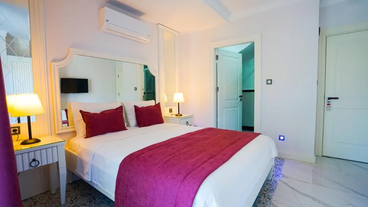 Cunda Rota Garden Otel Ayvalı