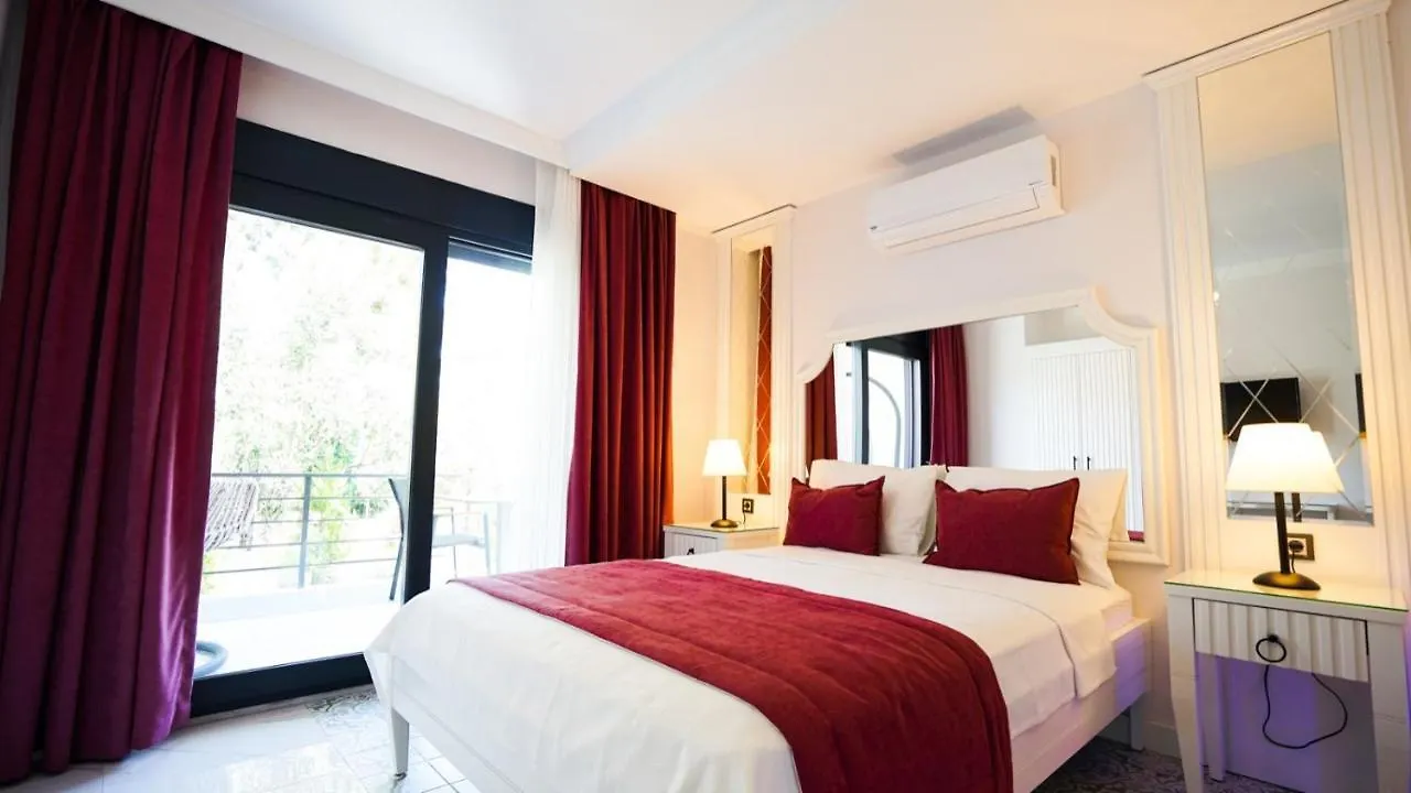 Cunda Rota Garden Otel Ayvalı