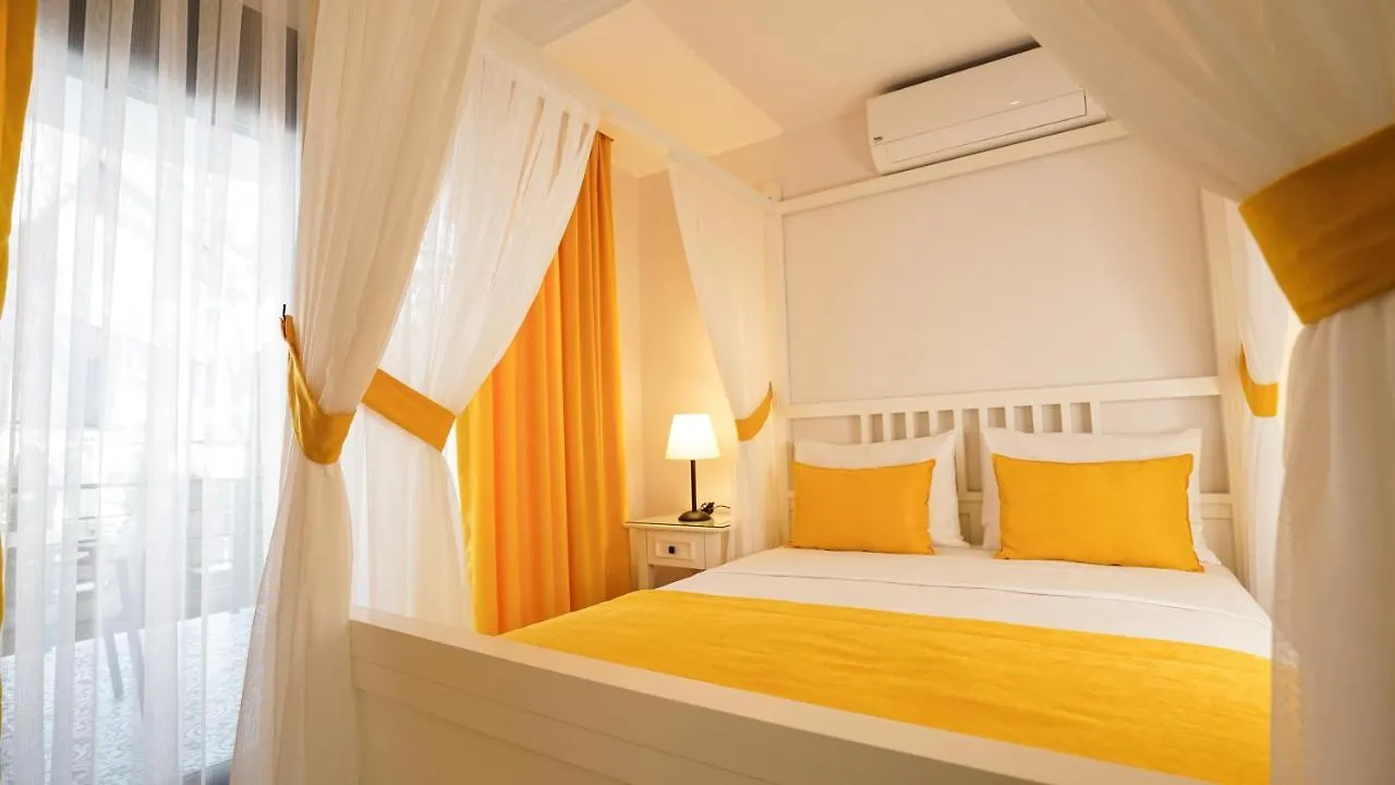 Cunda Rota Garden Otel Ayvalı